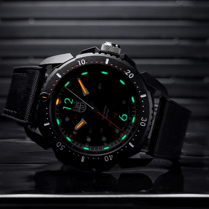 LUMINOX ICE-SAR 1050 Series LM1052 Luminox