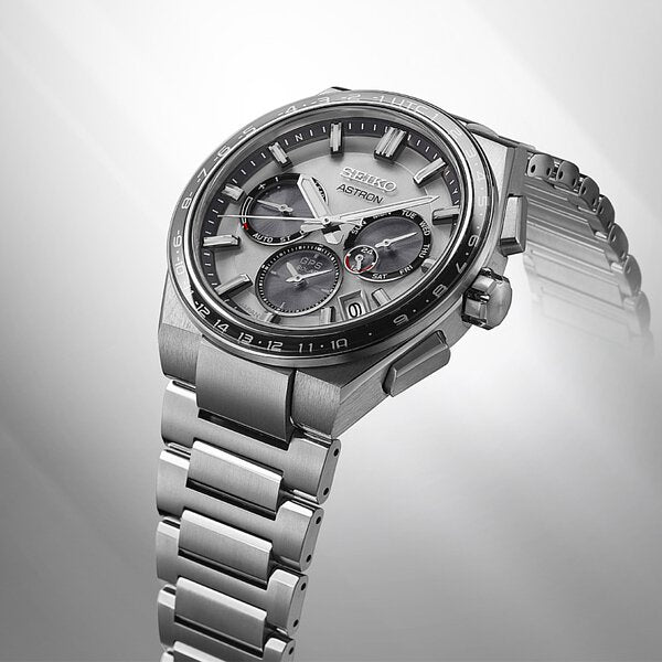 Seiko Astron SSH107J1